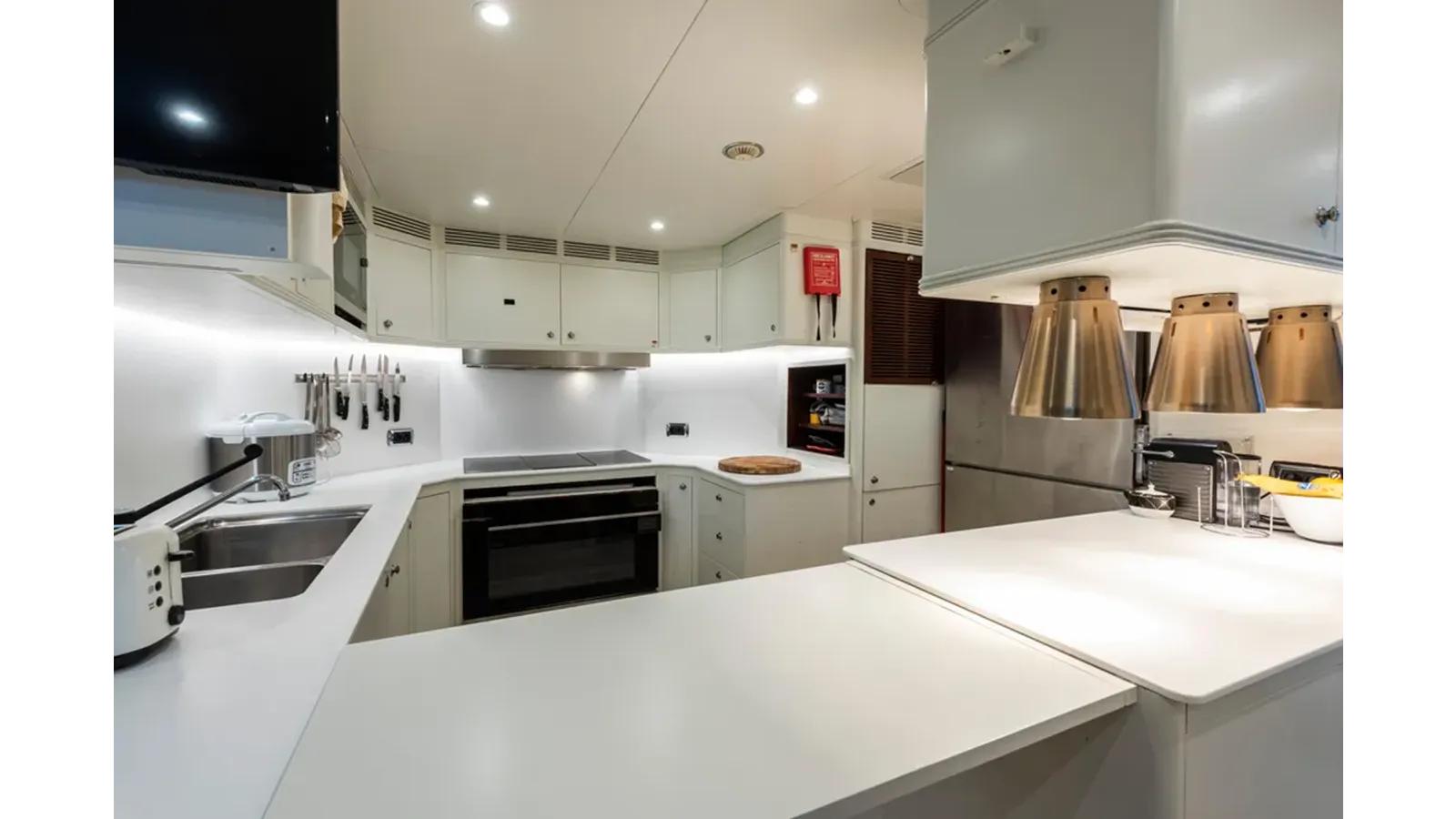 Продажа яхты 2008 Benetti classic 120 - Azimut Yachts