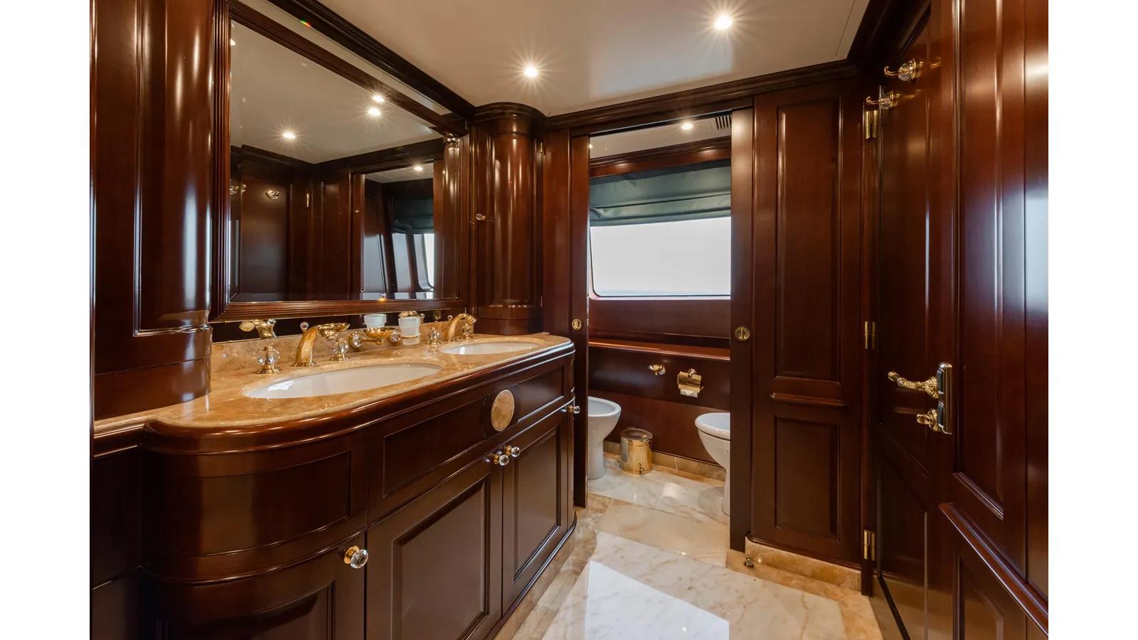 Купить 2008 Benetti classic 120 - Azimut Yachts