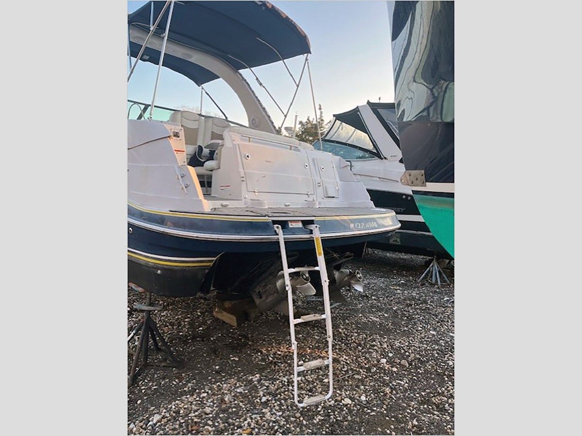 Buy a 31' Four Winns 2007 318 31 at Shestakov Yacht Sales