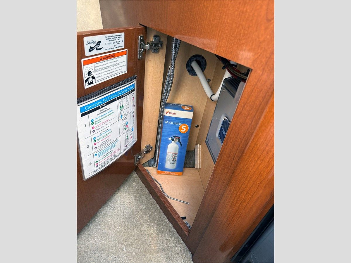 best yacht sales deals 24' Sea Ray 2008 240 Sundancer 2008