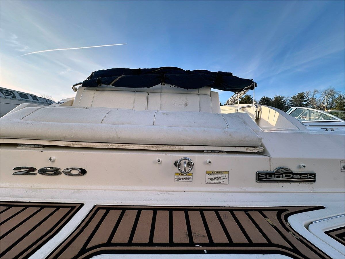 best yacht sales deals 26' Sea Ray 2014 260 Sundeck 26