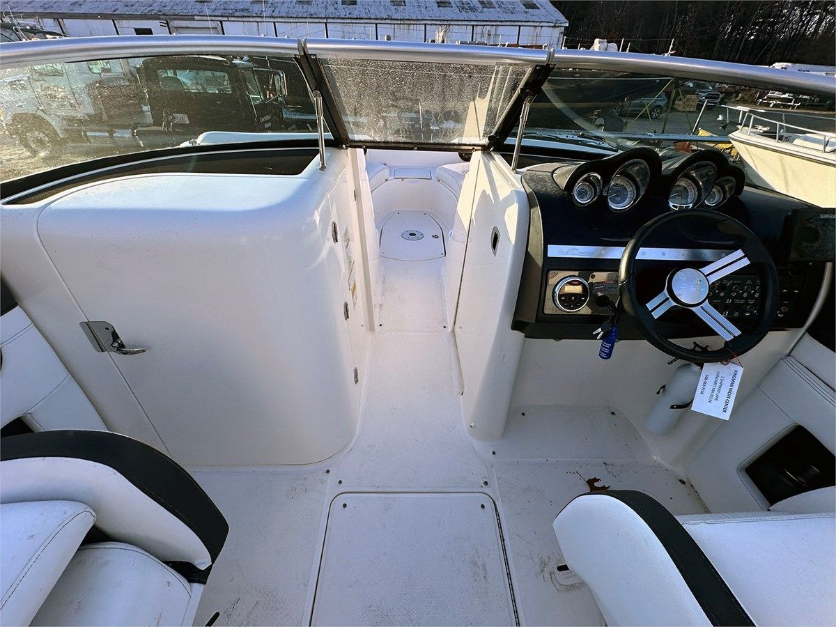 26' Sea Ray 2014 260 Sundeck 26 yacht sale