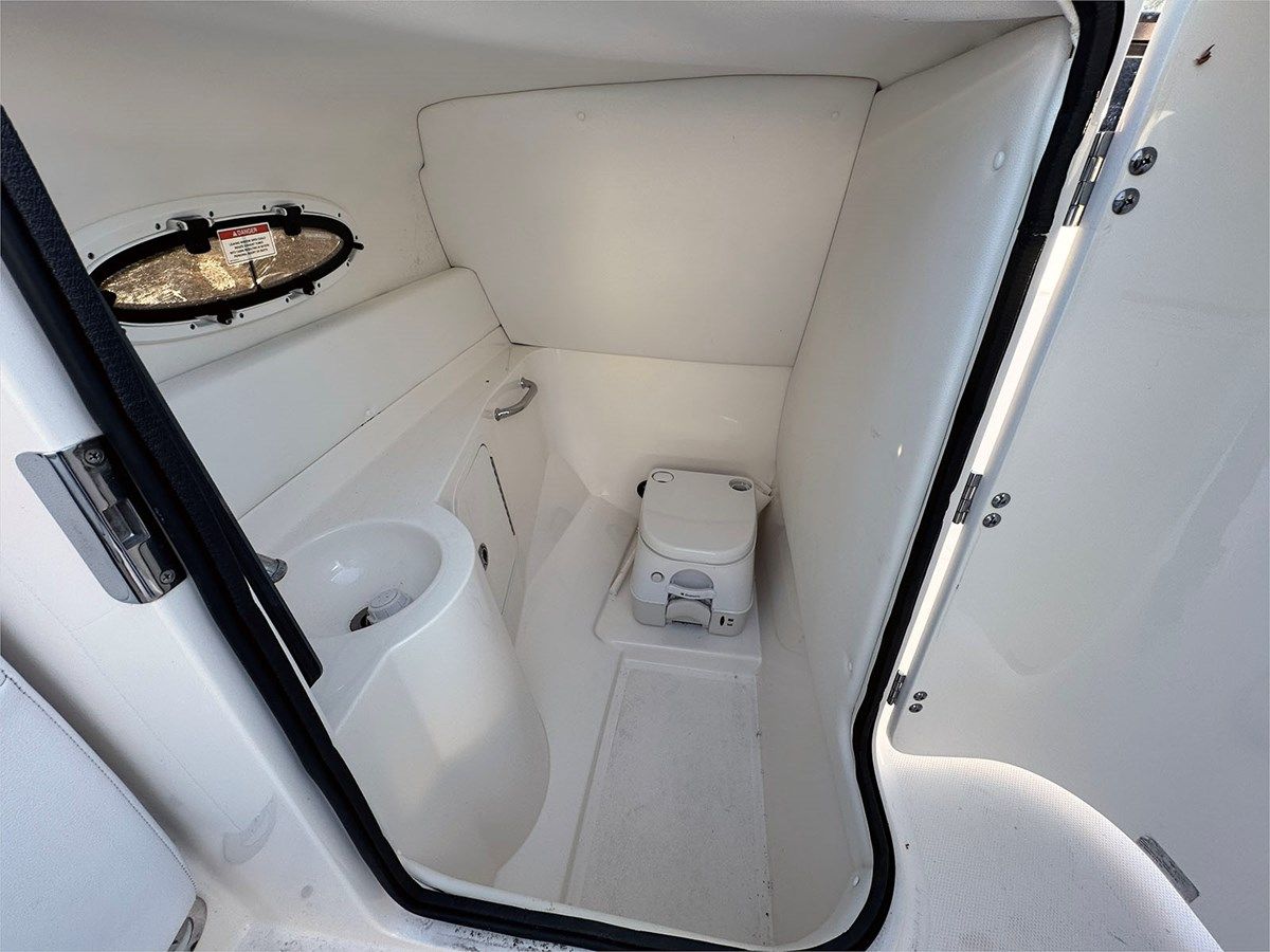 the best price on 26' Sea Ray 2014 260 Sundeck 26