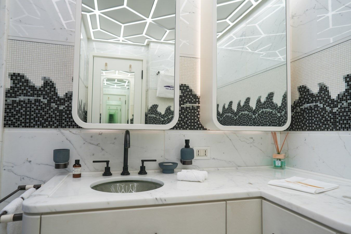 Buy a yacht KHALILAH 162