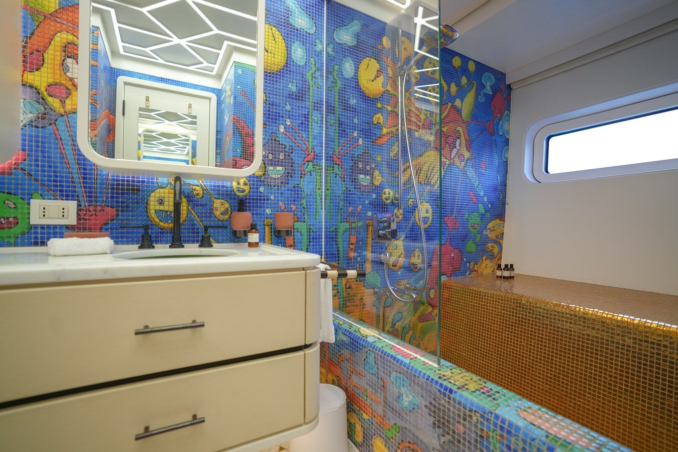 the best price on KHALILAH 162