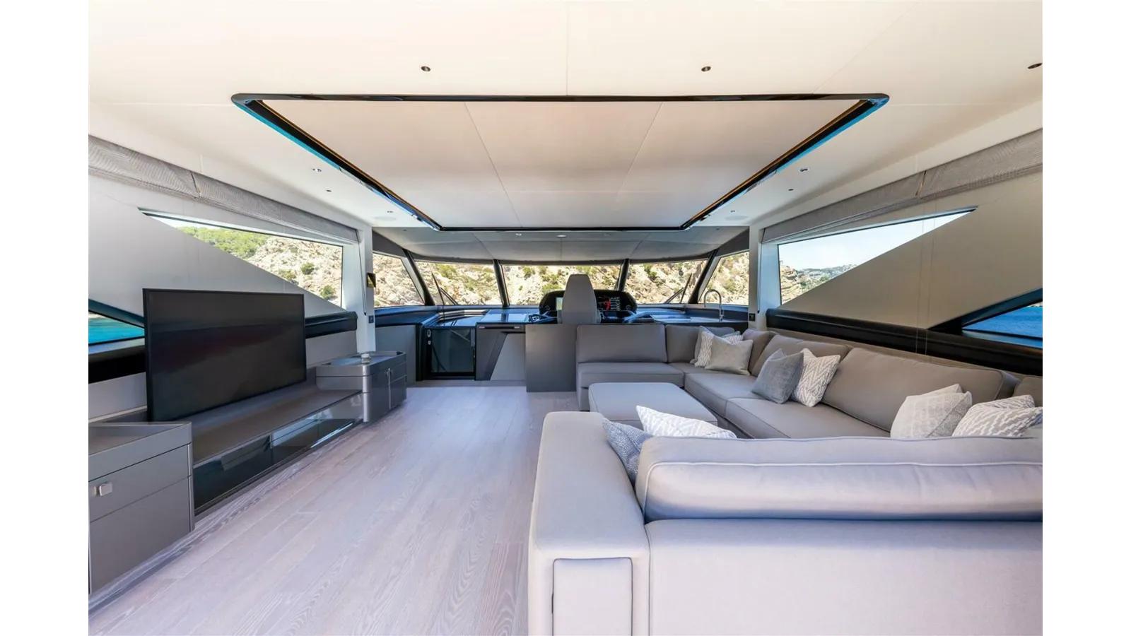 Buy a yacht 90 OCEAN ENCLOSED 2026