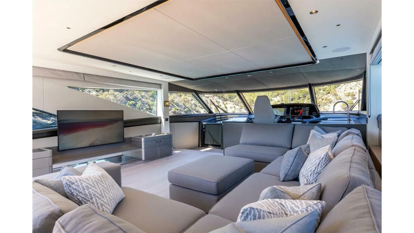 90 OCEAN ENCLOSED - Sunseeker yacht sale