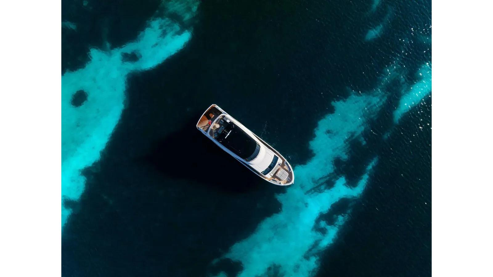 90 OCEAN ENCLOSED - Sunseeker yacht sale