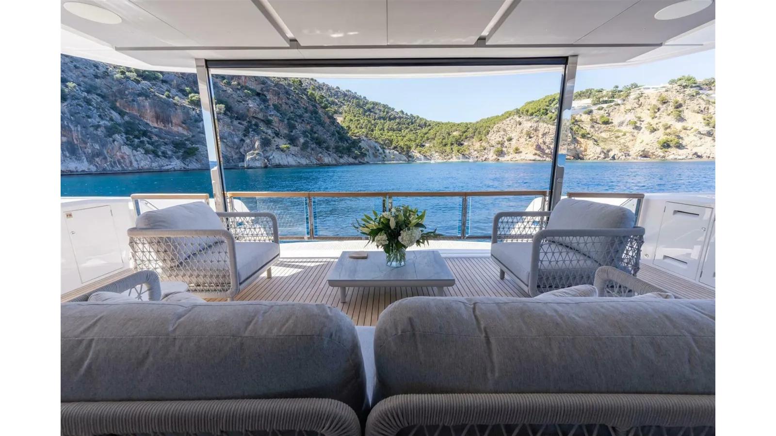 the best price on 90 OCEAN ENCLOSED 90 Ocean Enclosed
