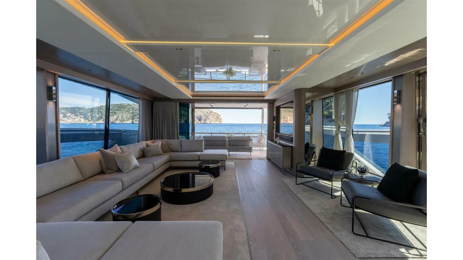 90 OCEAN ENCLOSED 90 yacht sale