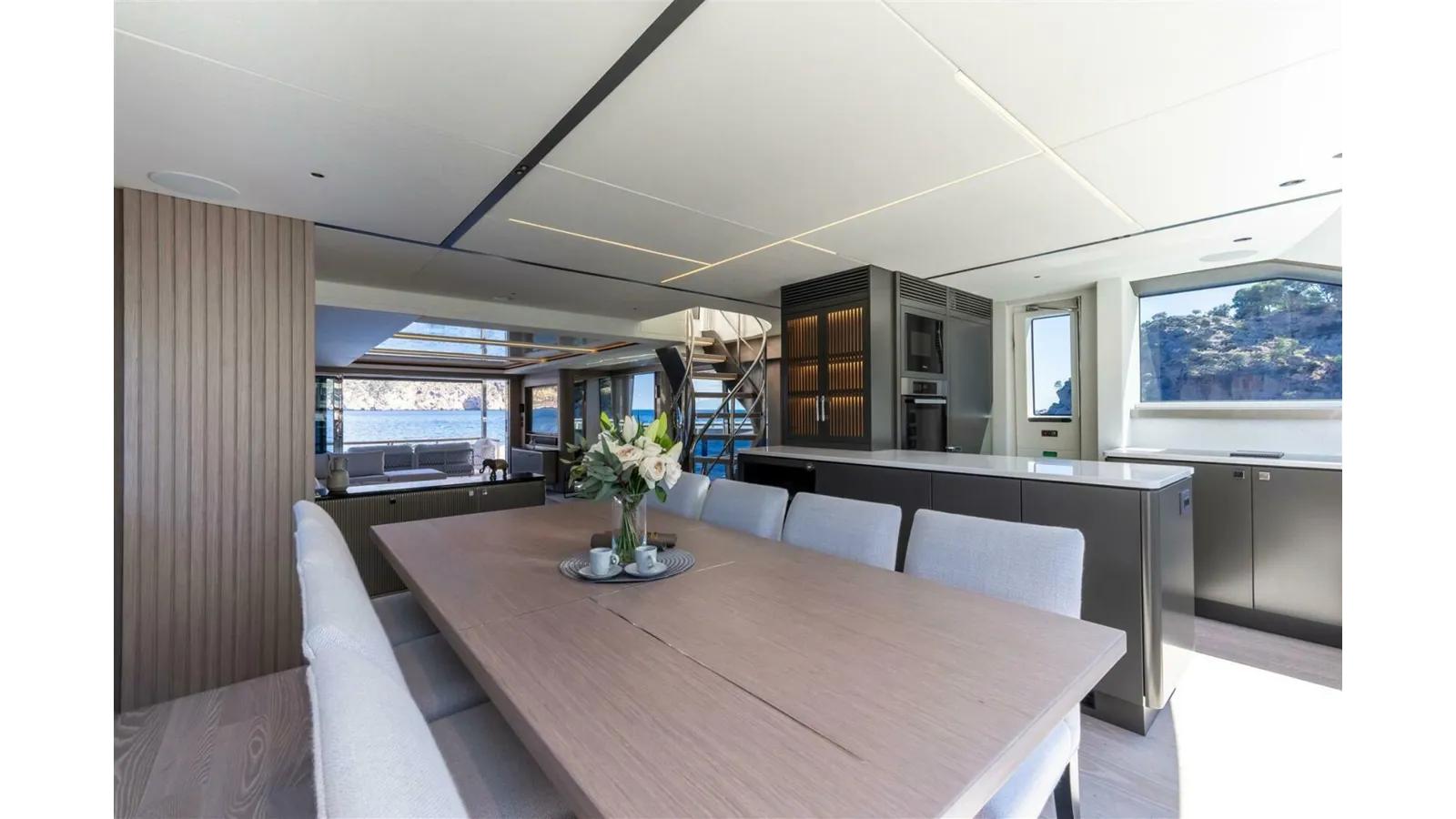 the best price on 90 OCEAN ENCLOSED - Sunseeker