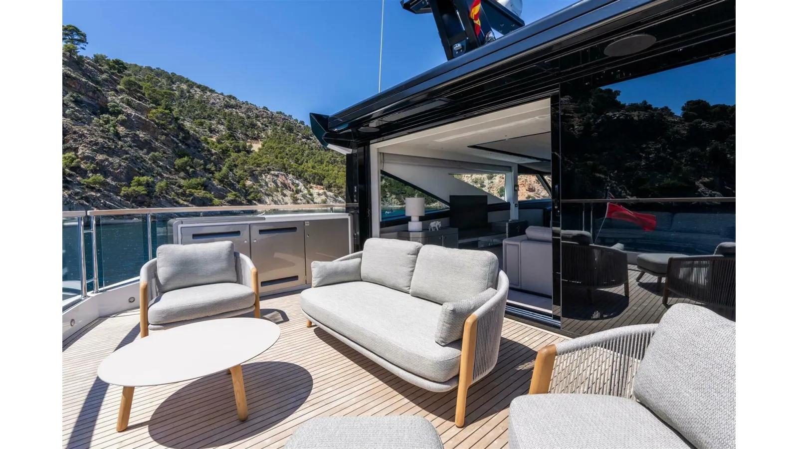 the best price on 90 OCEAN ENCLOSED