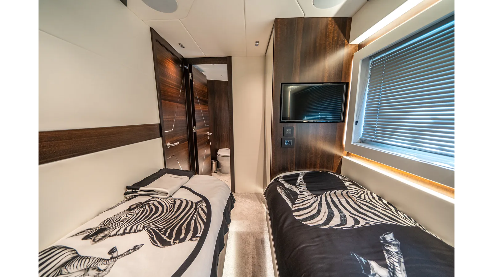 Стоимость яхты LORENA - Sunseeker