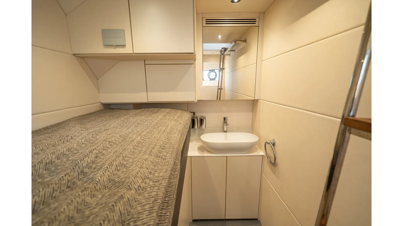 Продажа яхты LORENA - Sunseeker