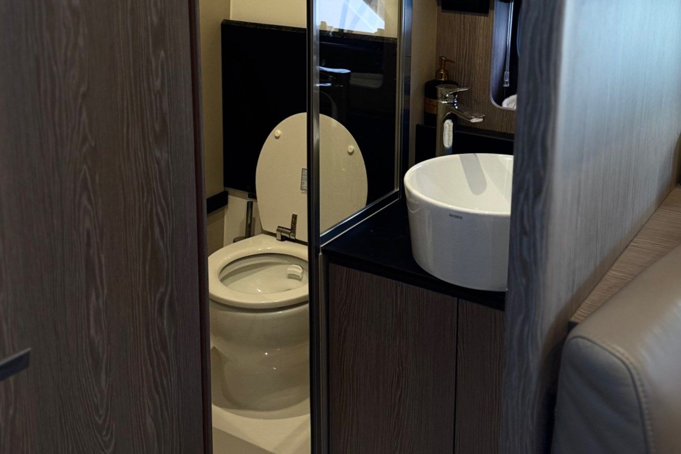 Стоимость яхты SOLAR - Azimut Yachts