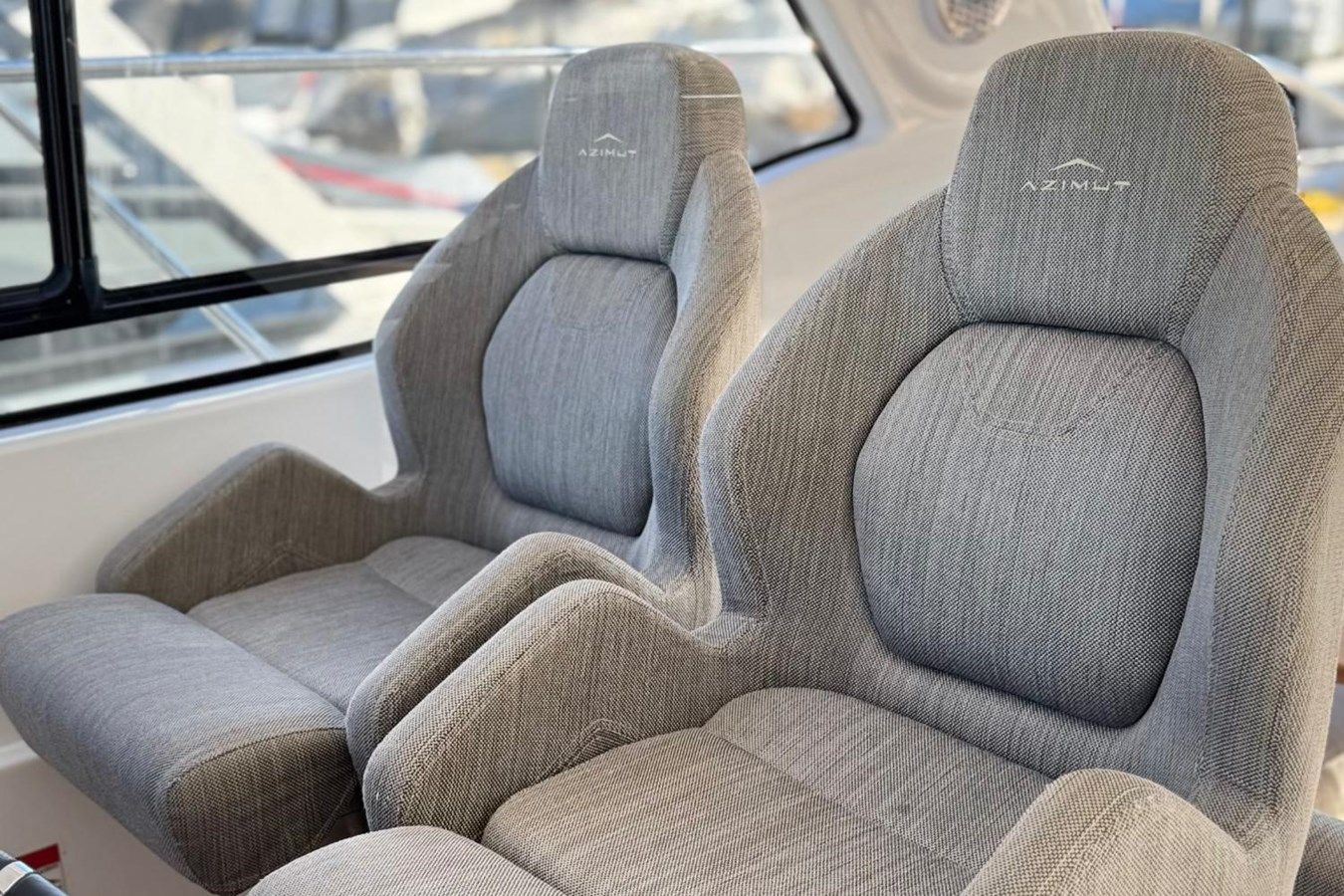 Стоимость яхты SOLAR - Azimut Yachts