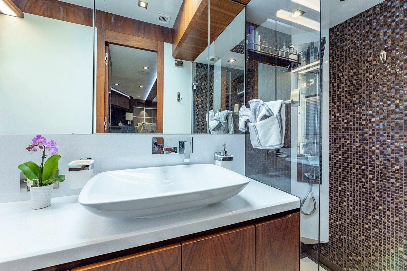 Лучшая цена на MISS YACHT Z 640 Fly