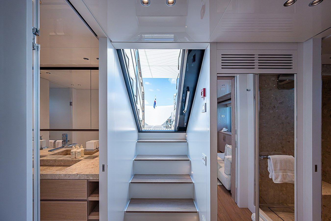 Купить яхту THE WOLF SD118 в Shestakov Yacht Sales