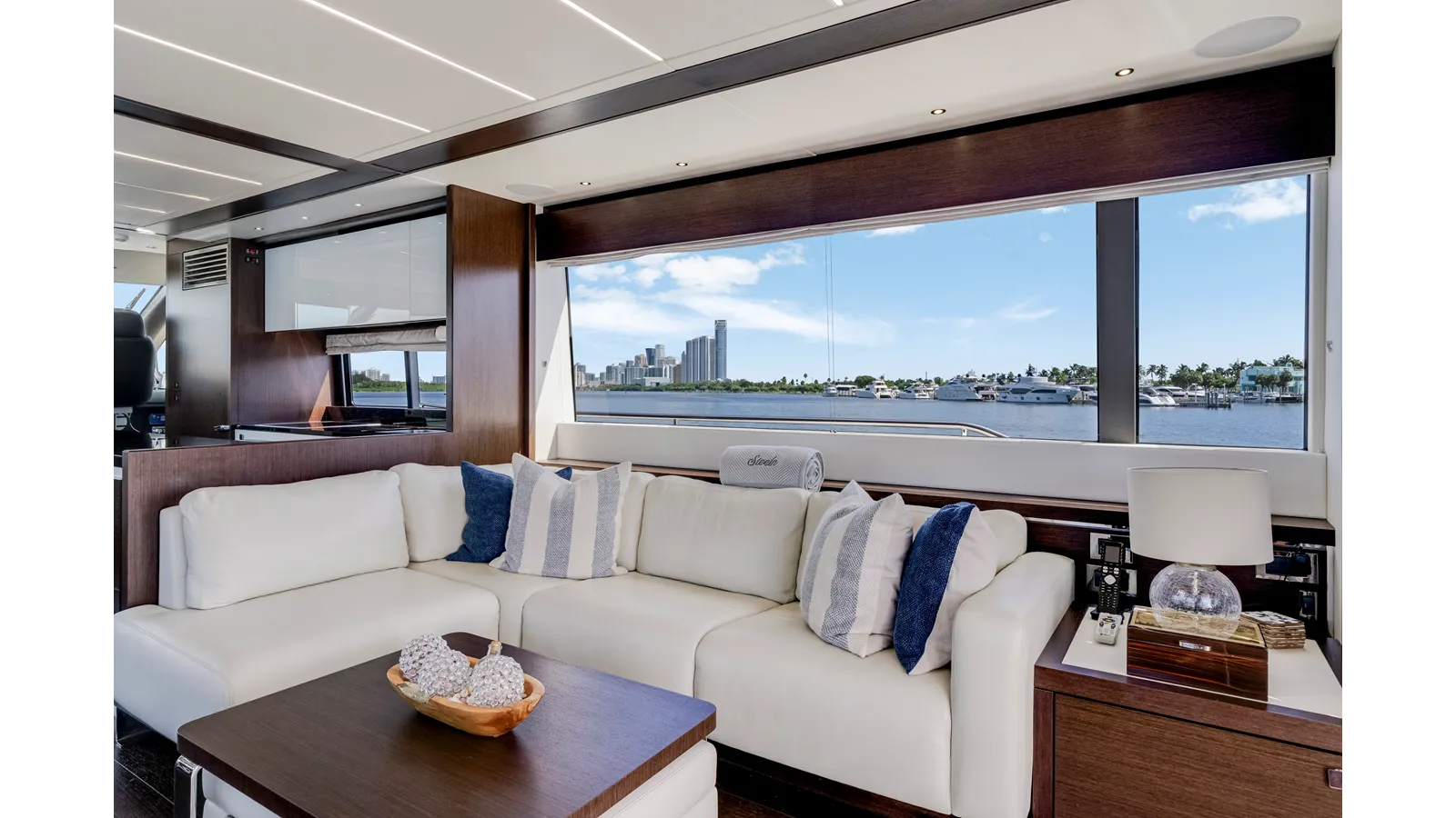the best price on Steeln 76 Yacht