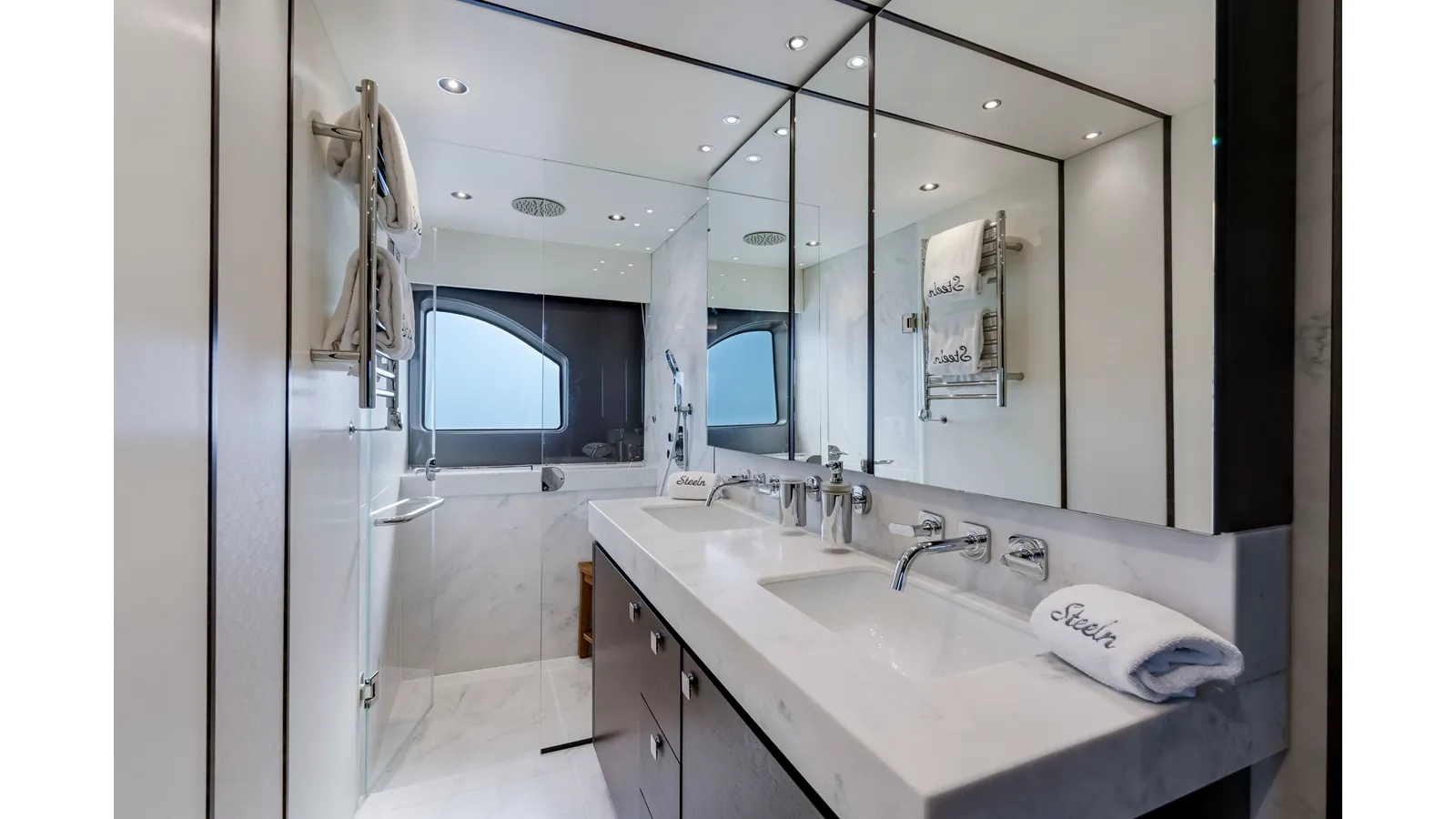 Buy a yacht Steeln 2021