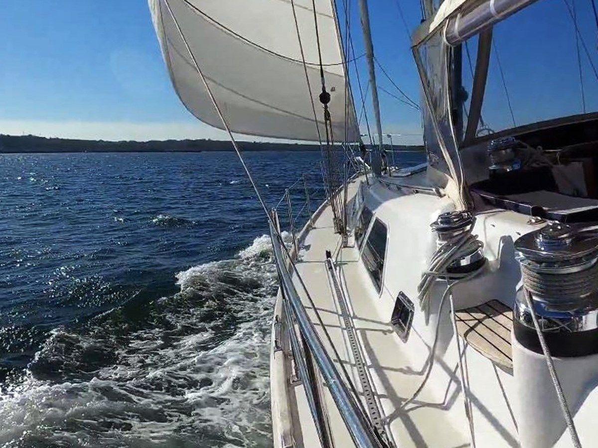 Buy a yacht TRIUMPH 2011