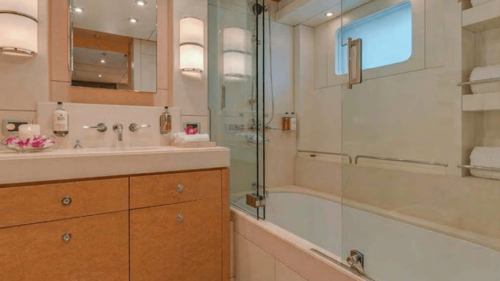 MIZU - Oceanfast yacht sale