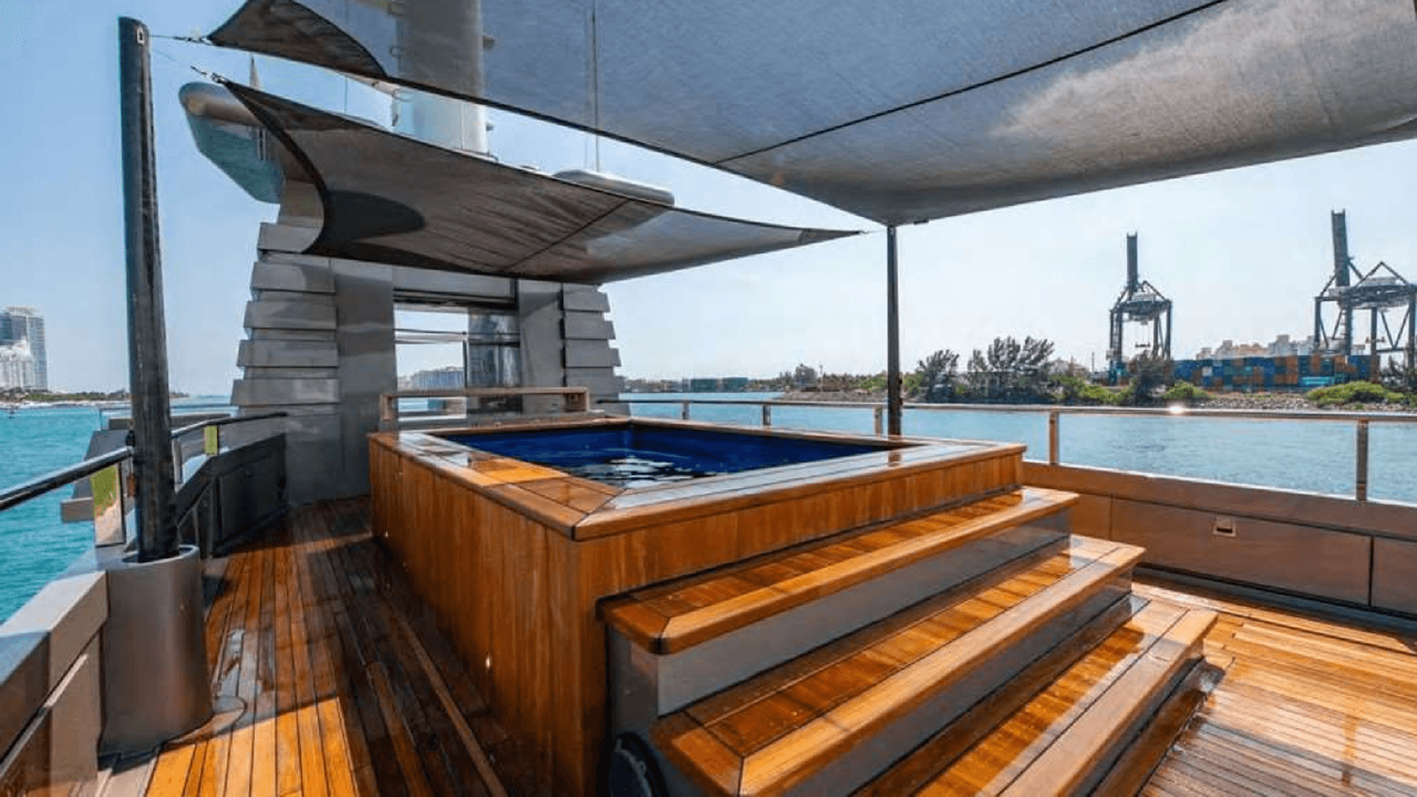 the best price on MIZU 2004