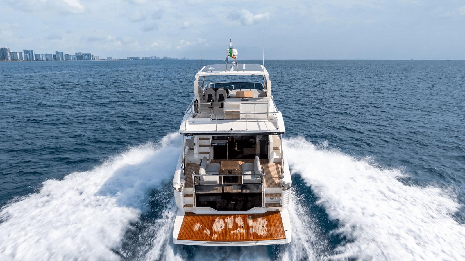 52 FLY - Absolute Yachts yacht sale