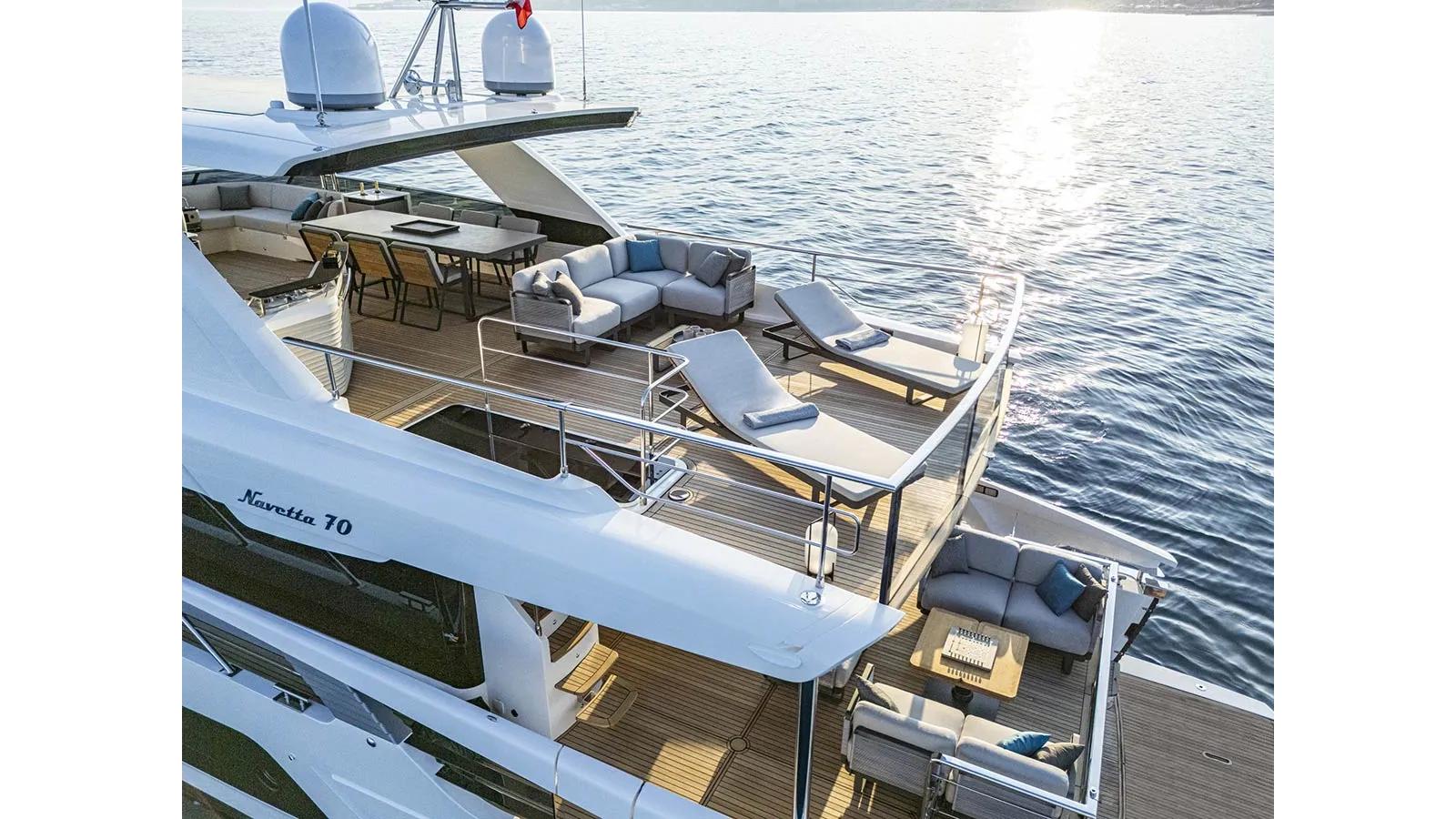 Buy a yacht NAVETTA 70 - Absolute Yachts
