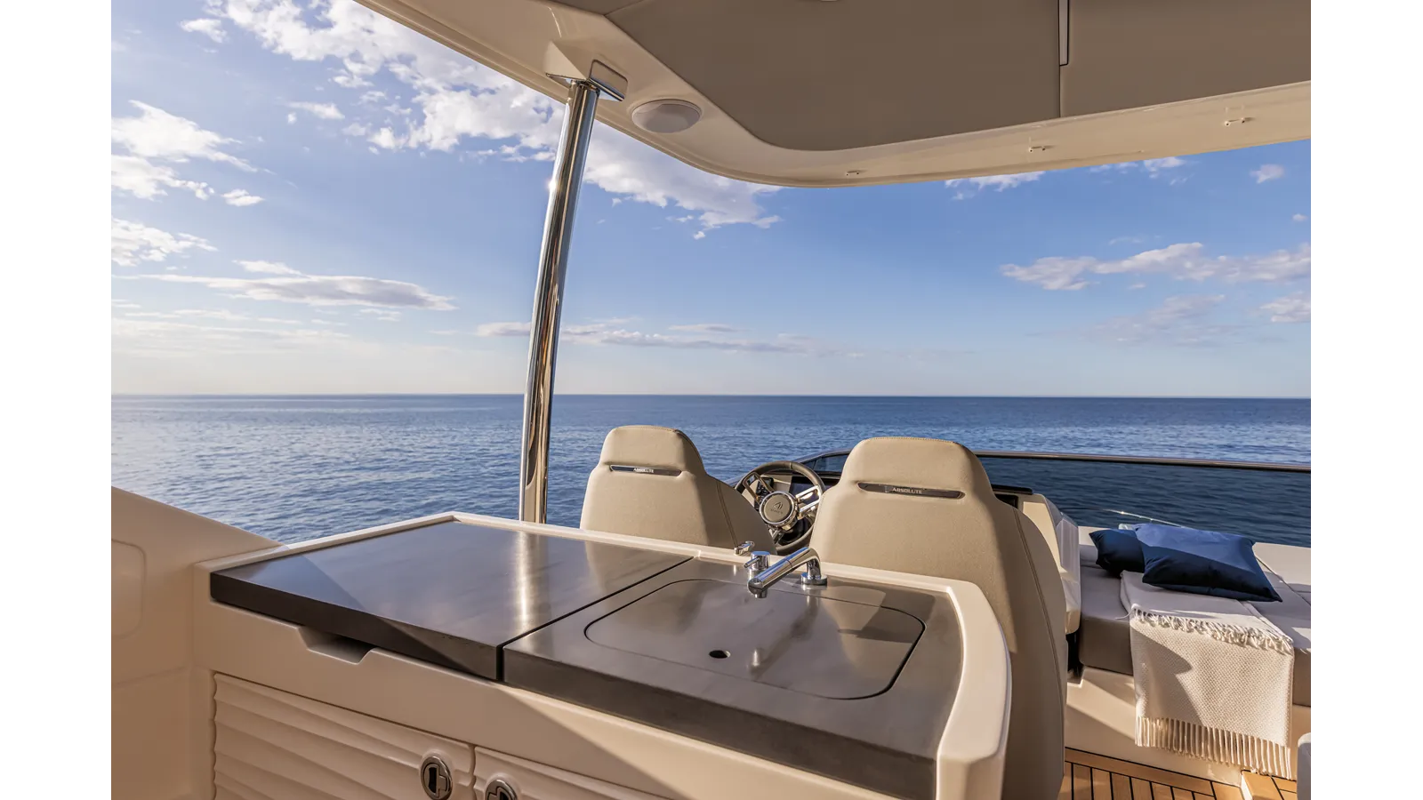 60 FLY - Absolute Yachts yacht sale