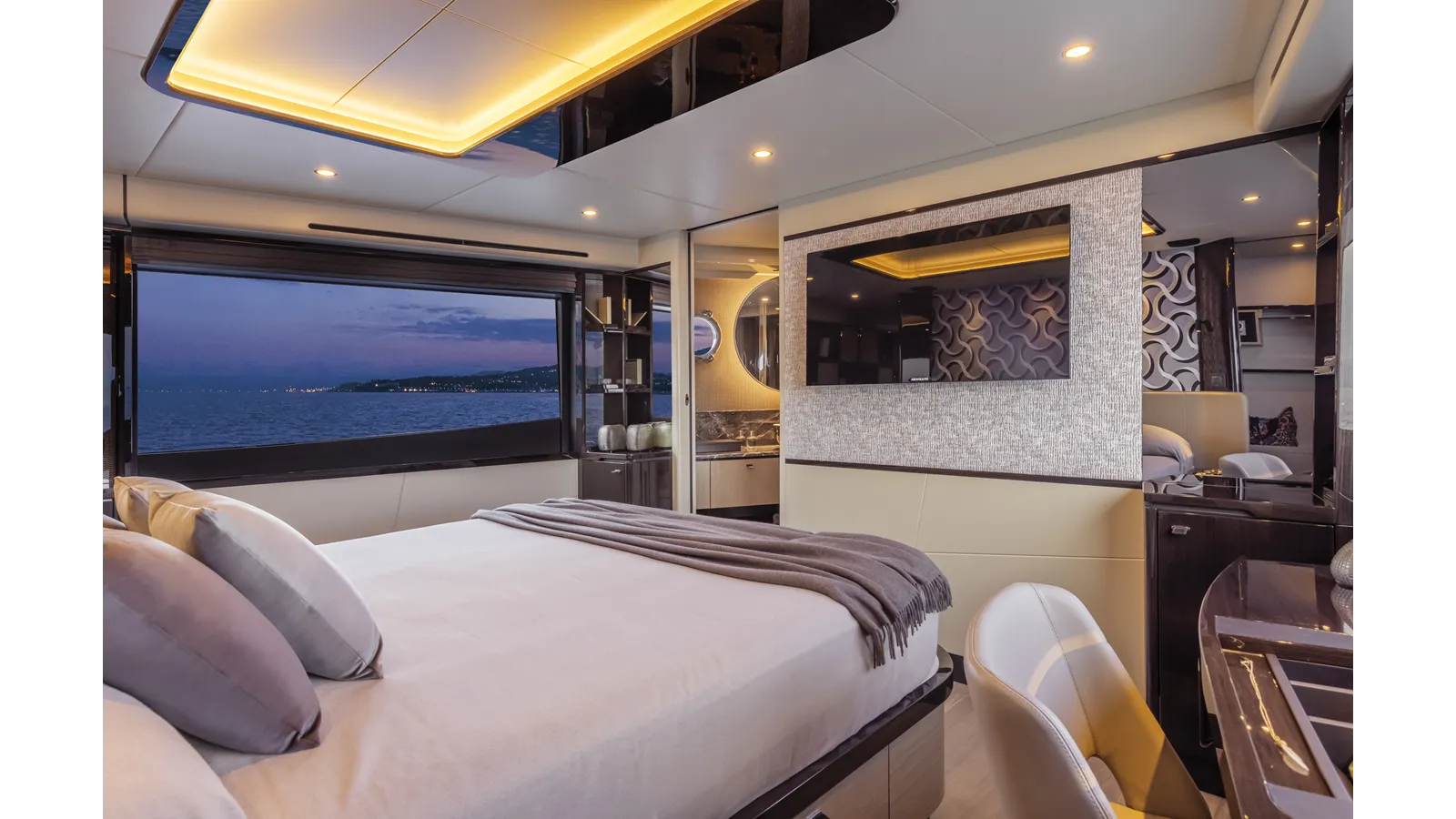 Buy a yacht 60 FLY - Absolute Yachts