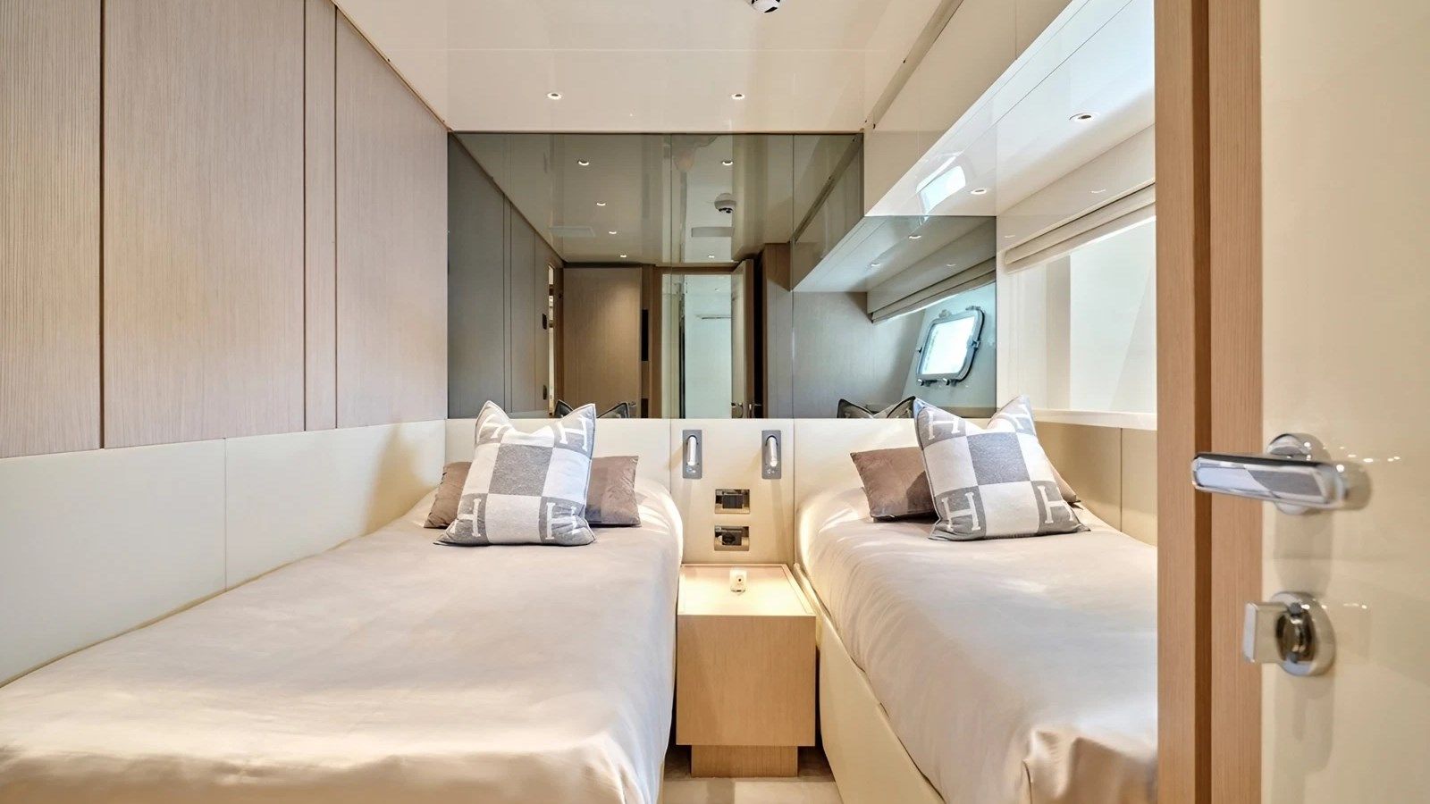 the best price on SAHASA I - Sanlorenzo