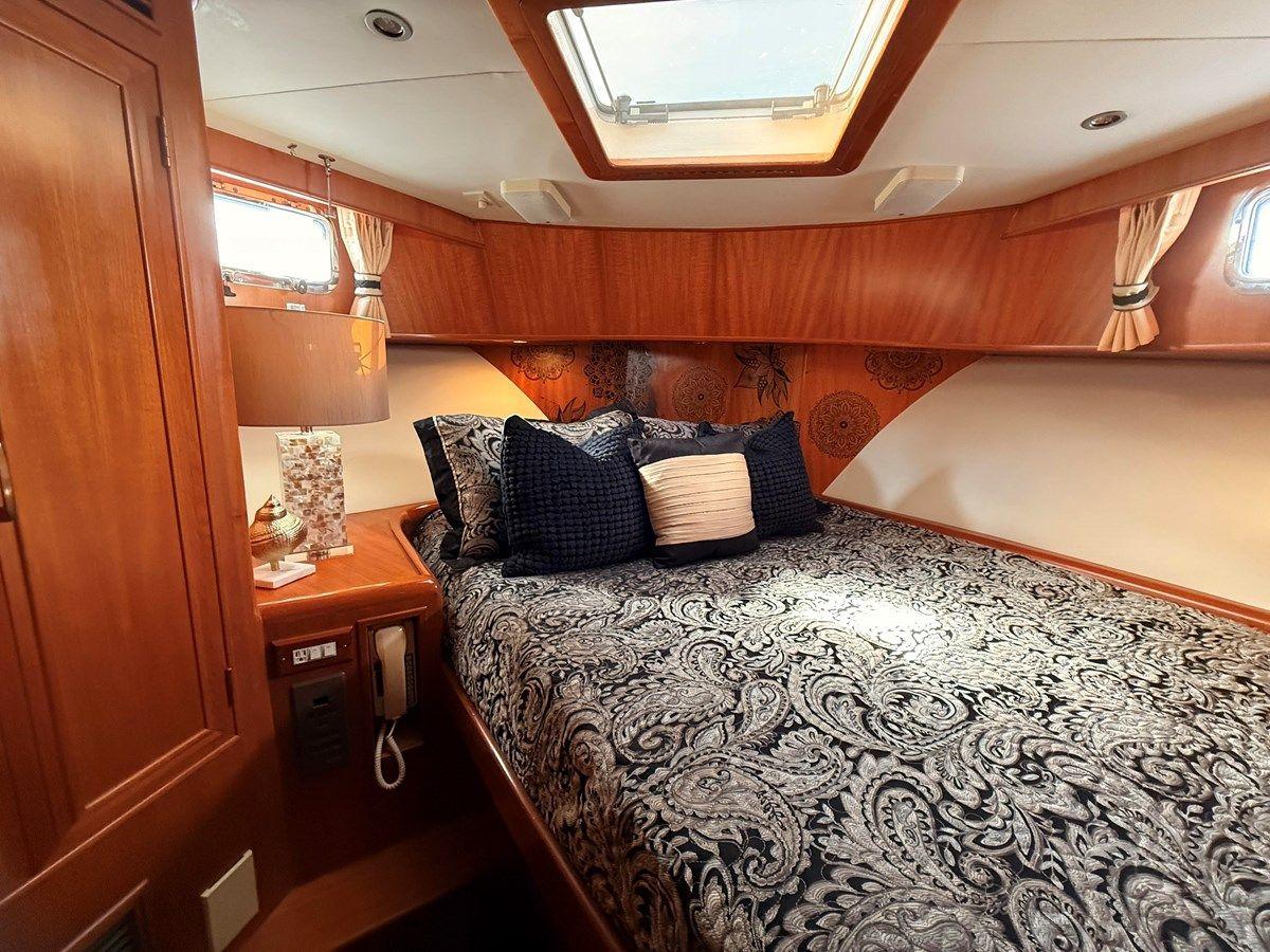 best yacht sales deals ISLAND GIRL 486 Pilothouse