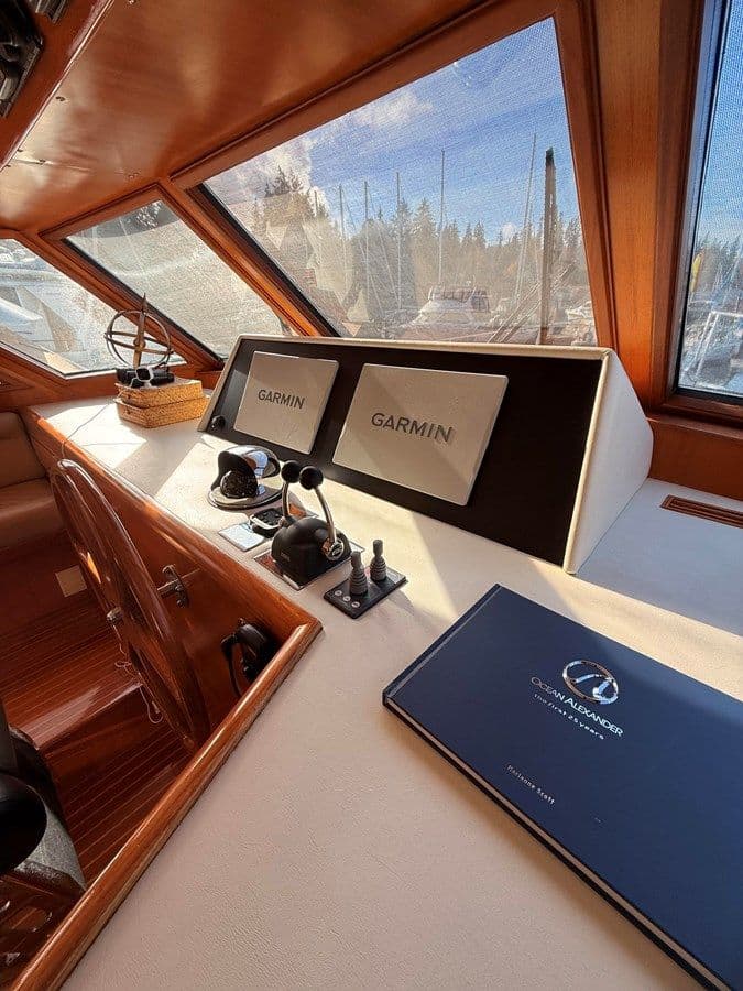 the best price on ISLAND GIRL 1997