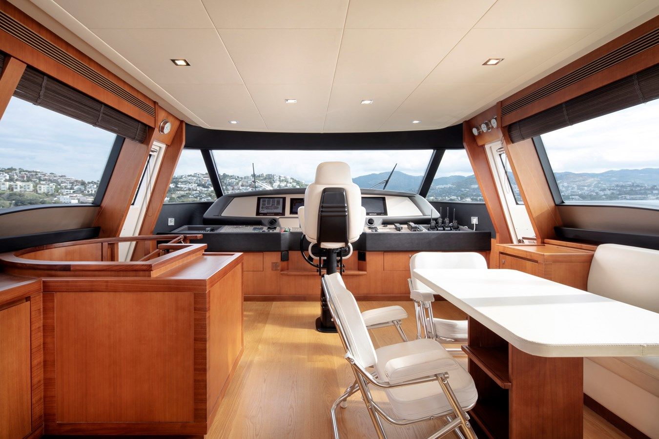 Купить яхту Navetta Crescendo 26 - Custom Line в Shestakov Yacht Sales