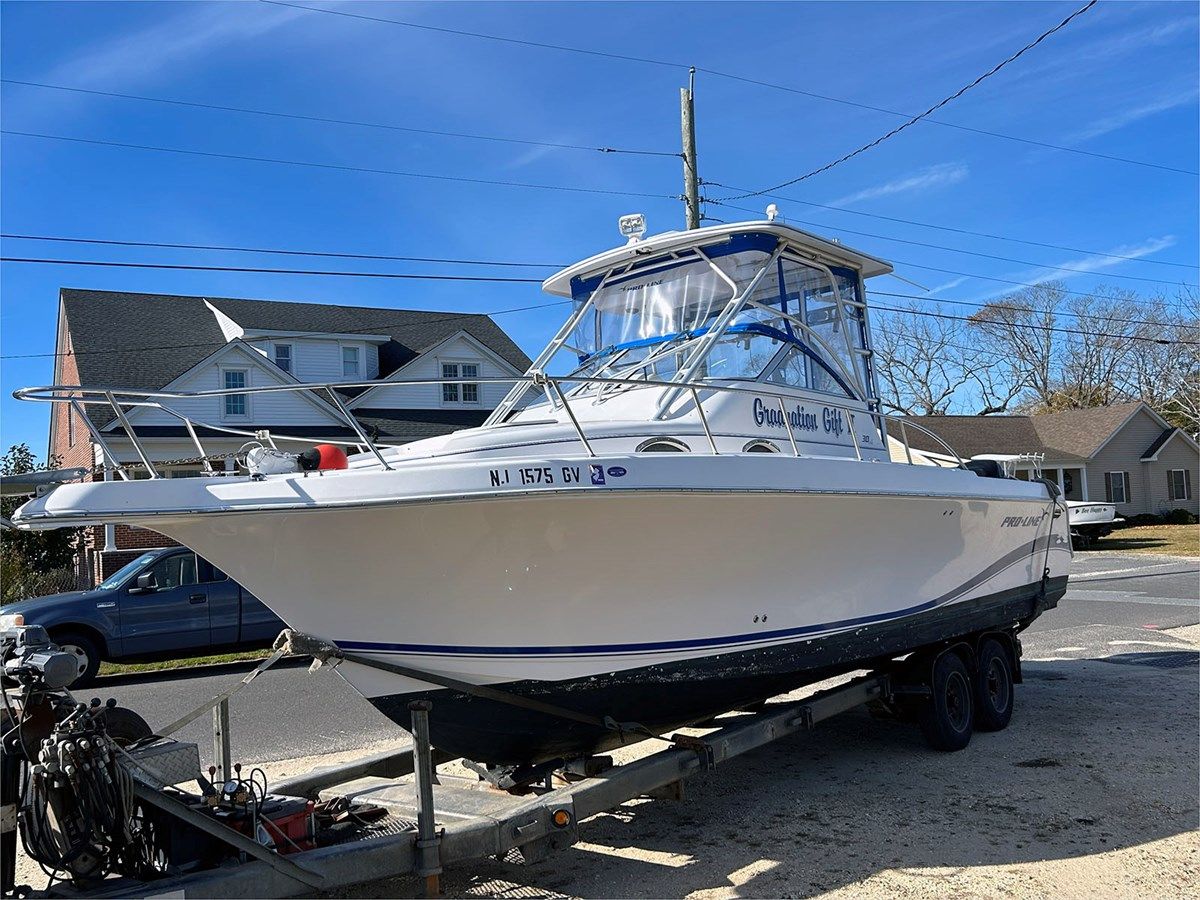 Buy a 30' Pro-Line 2004 30 Walk 30 at Shestakov Yacht Sales