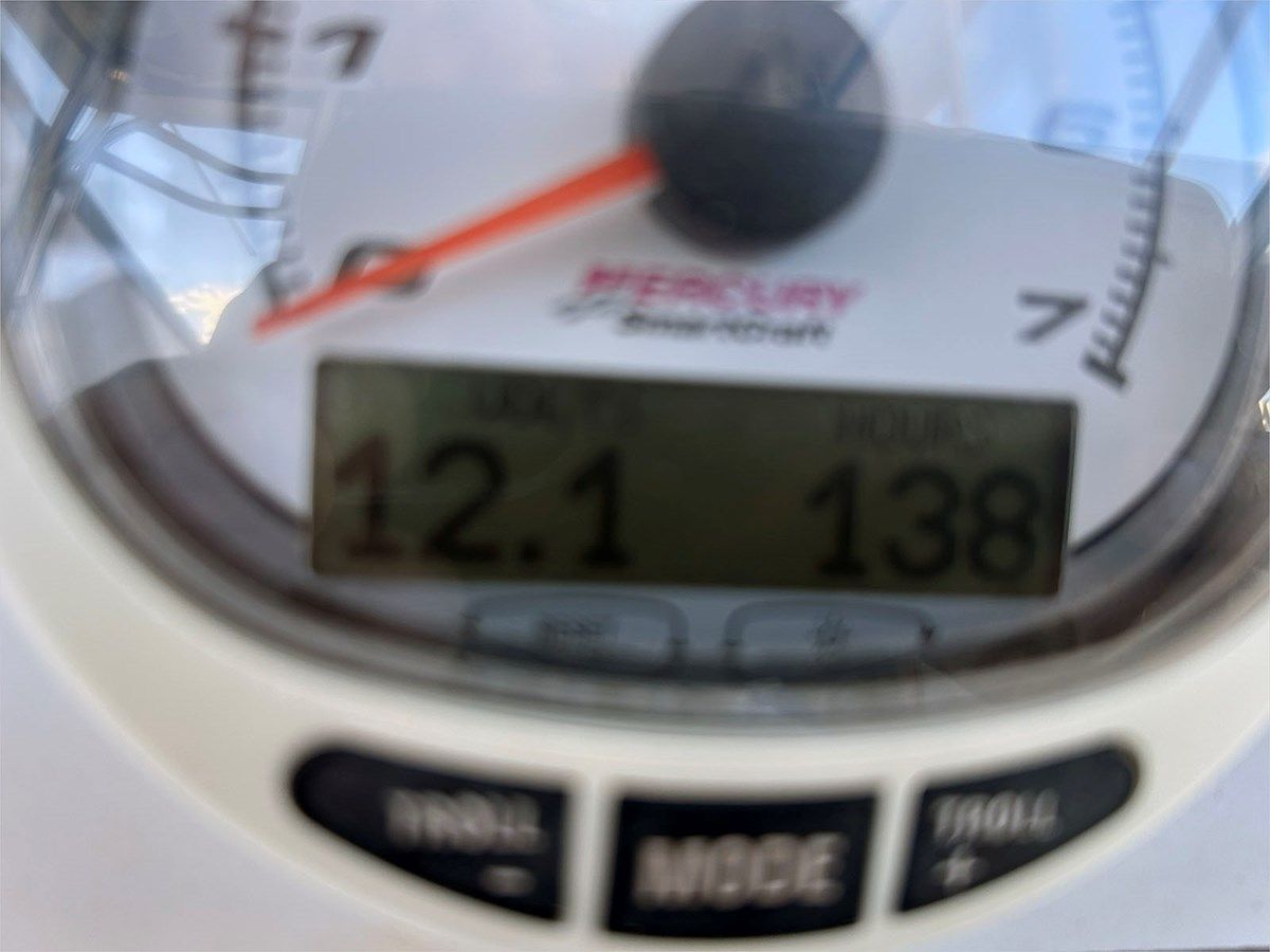 best yacht sales deals 30' Pro-Line 2004 30 Walk 30