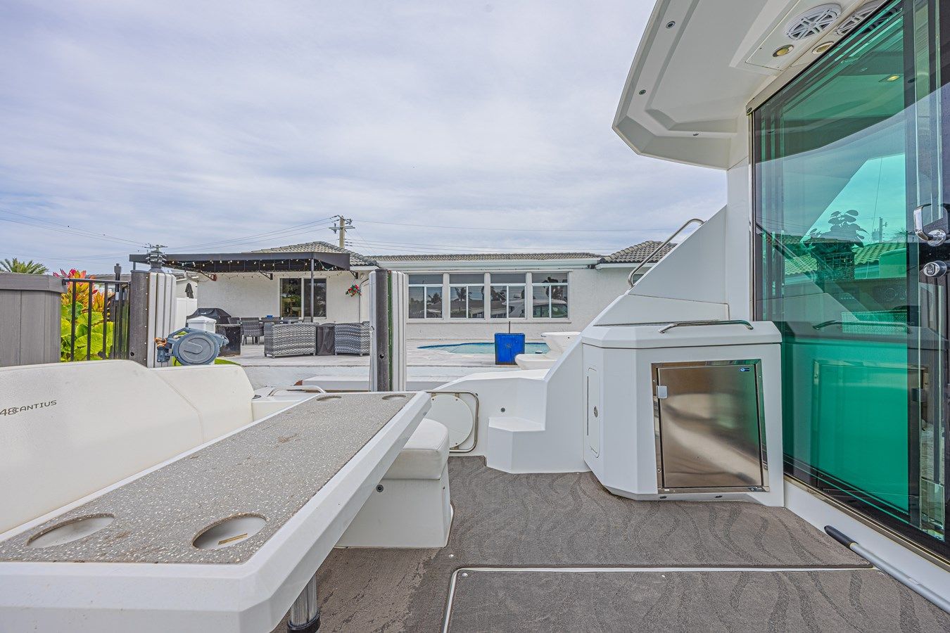 Лучшие предложения покупки яхты Happy Ours 48