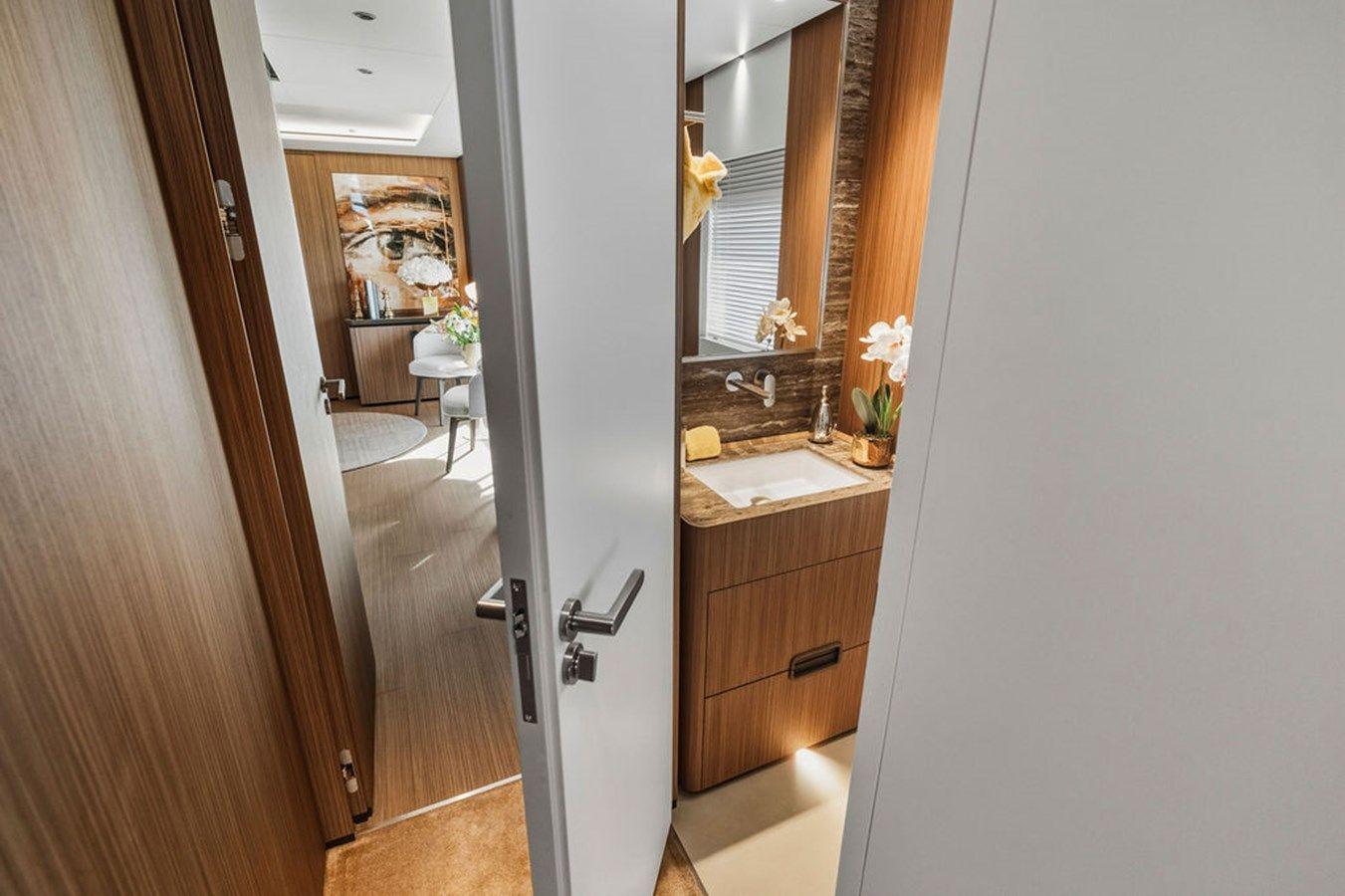 Купить RANDY BETH 2018