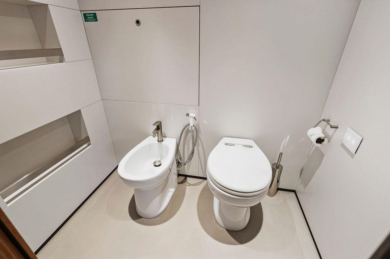 Купить яхту RANDY BETH - Custom Line в Shestakov Yacht Sales