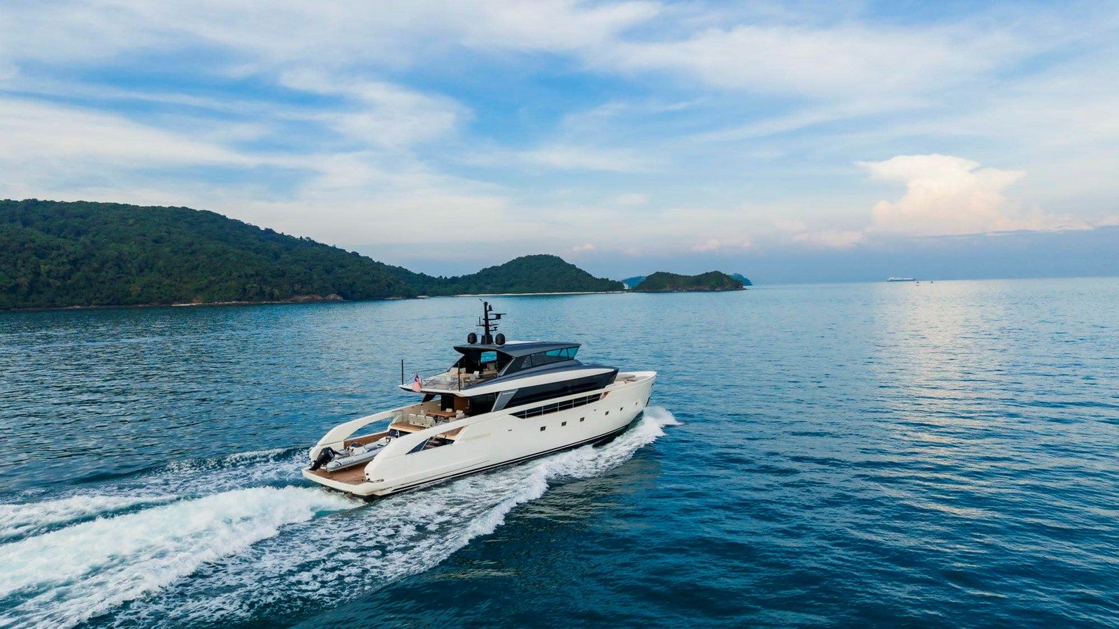 the best price on Sanlorenzo SX100