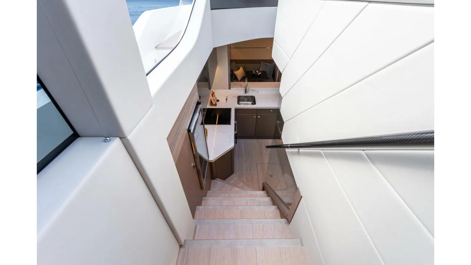 PREDATOR 75 - Sunseeker