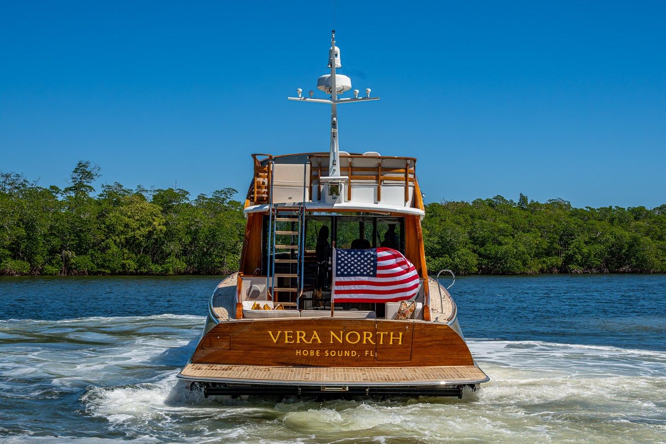 VERA NORTH - Hinckley yacht sale