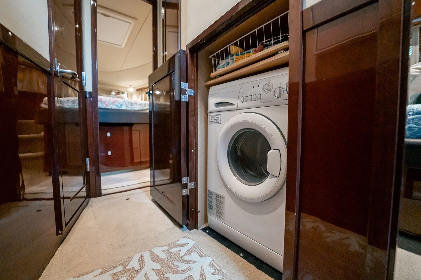 Love & Luck II - SEA RAY