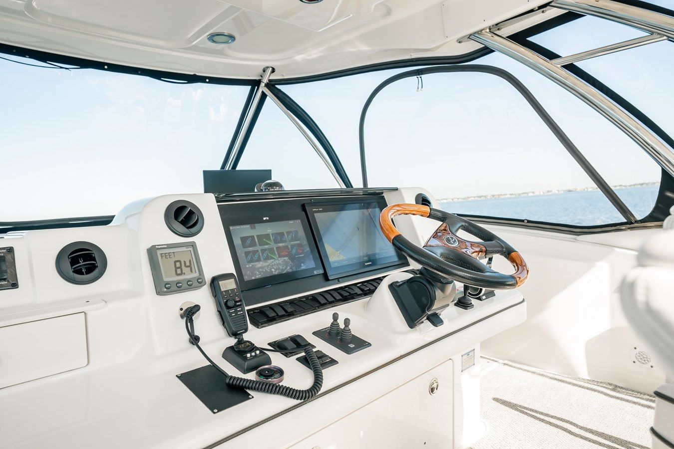 Лучшая цена на Love & Luck II 2007