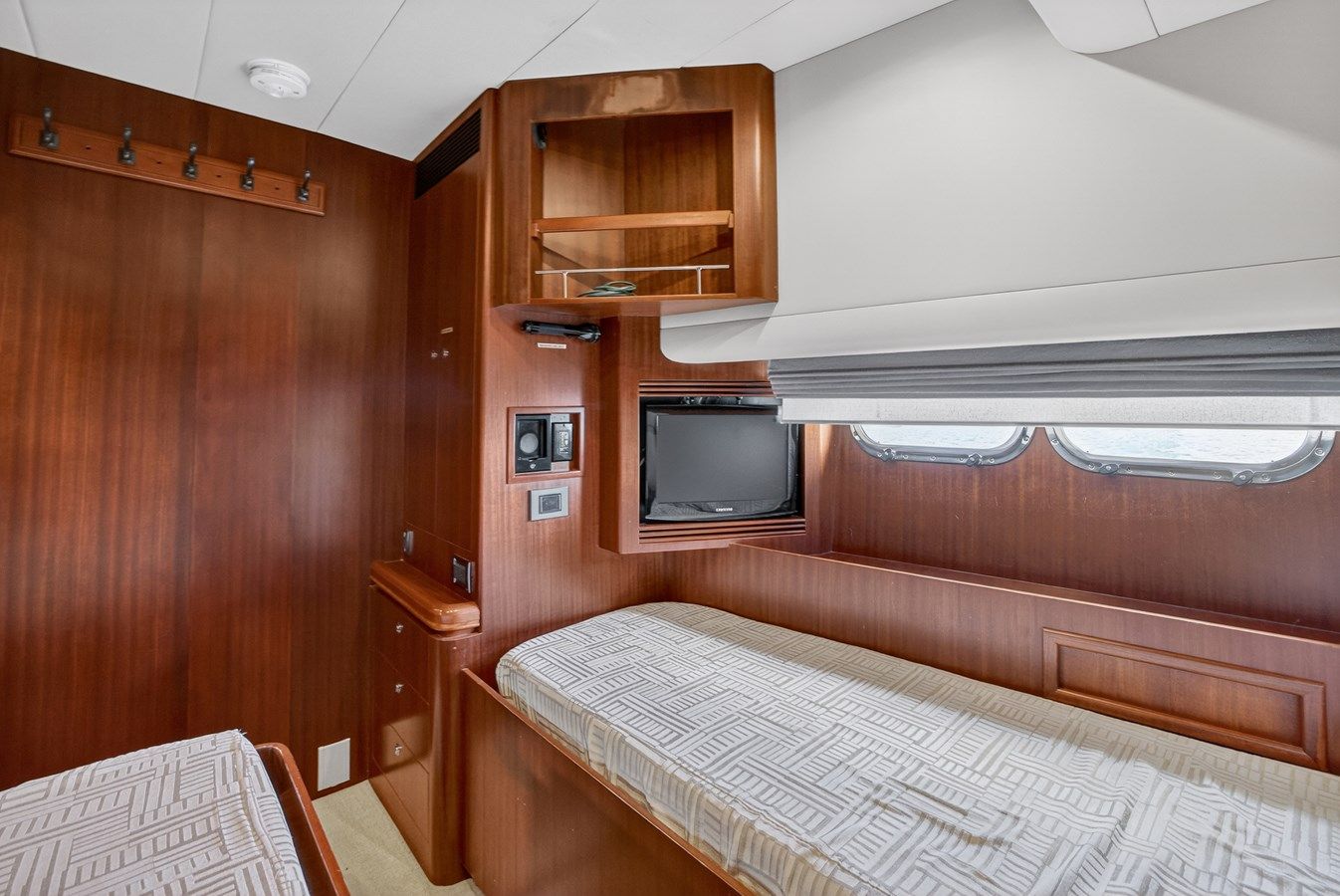 the best price on ARLENE - Horizon Yachts