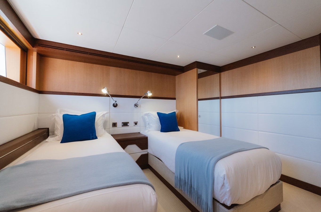 GRAYCLIFFS - FeadShip price