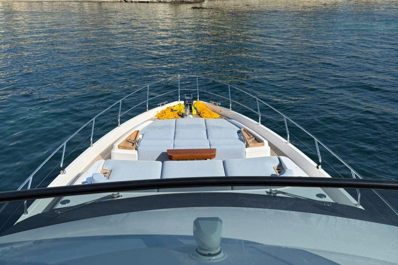 the best price on Azimut Fly 68