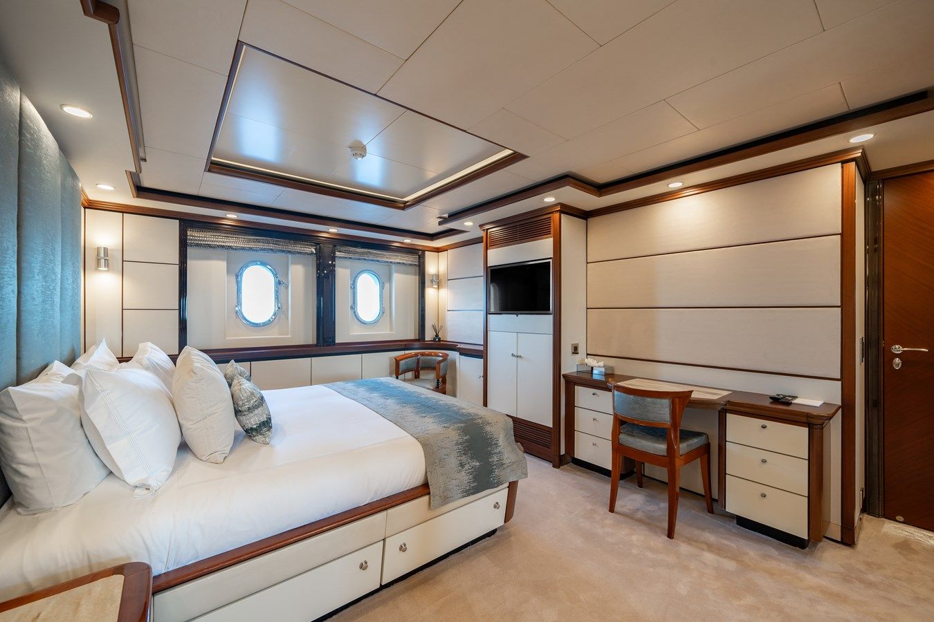 Buy a yacht Titian Pearl - CRN