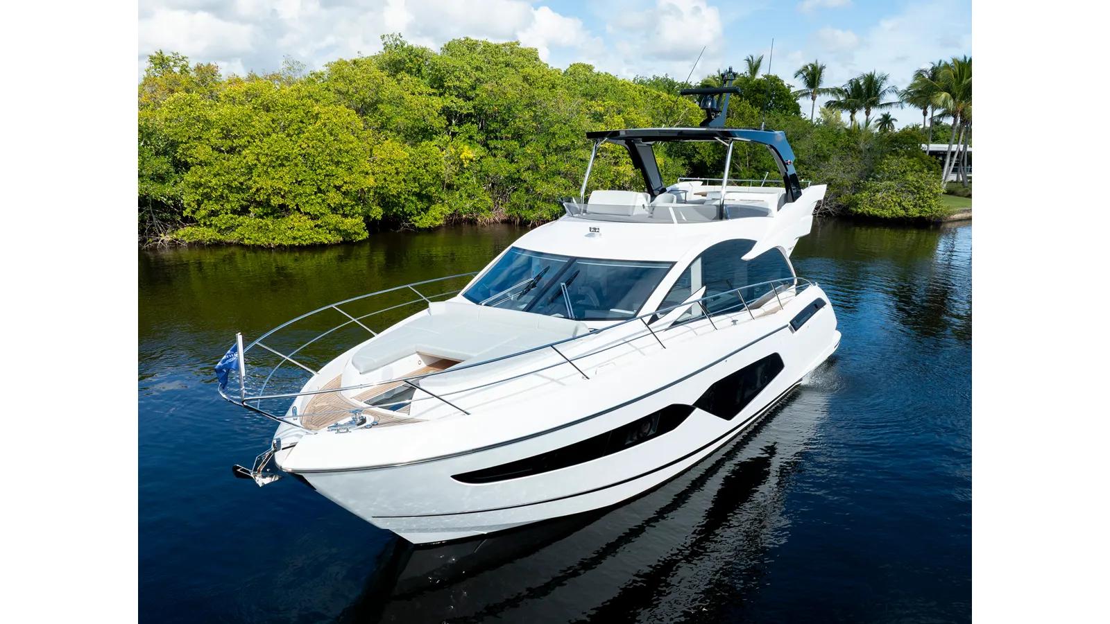 best yacht sales deals MANHATTAN 55